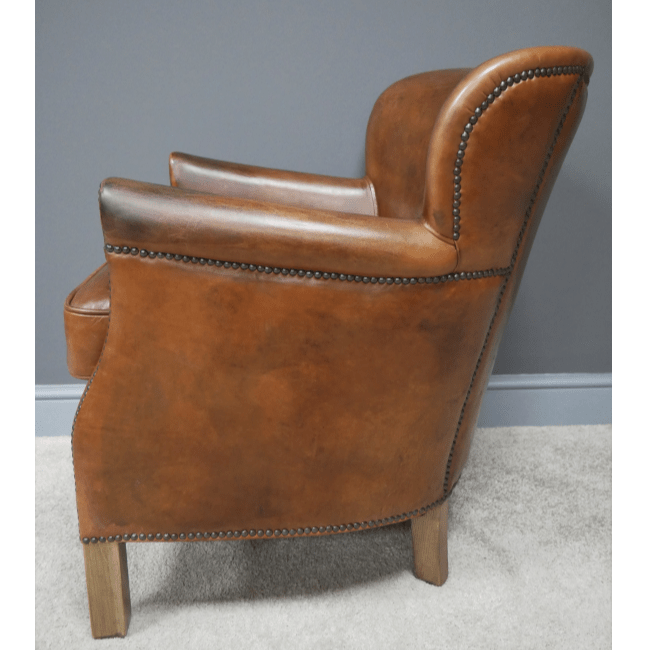 Brown Leather Cosy Chair - 6816 - Uneeka