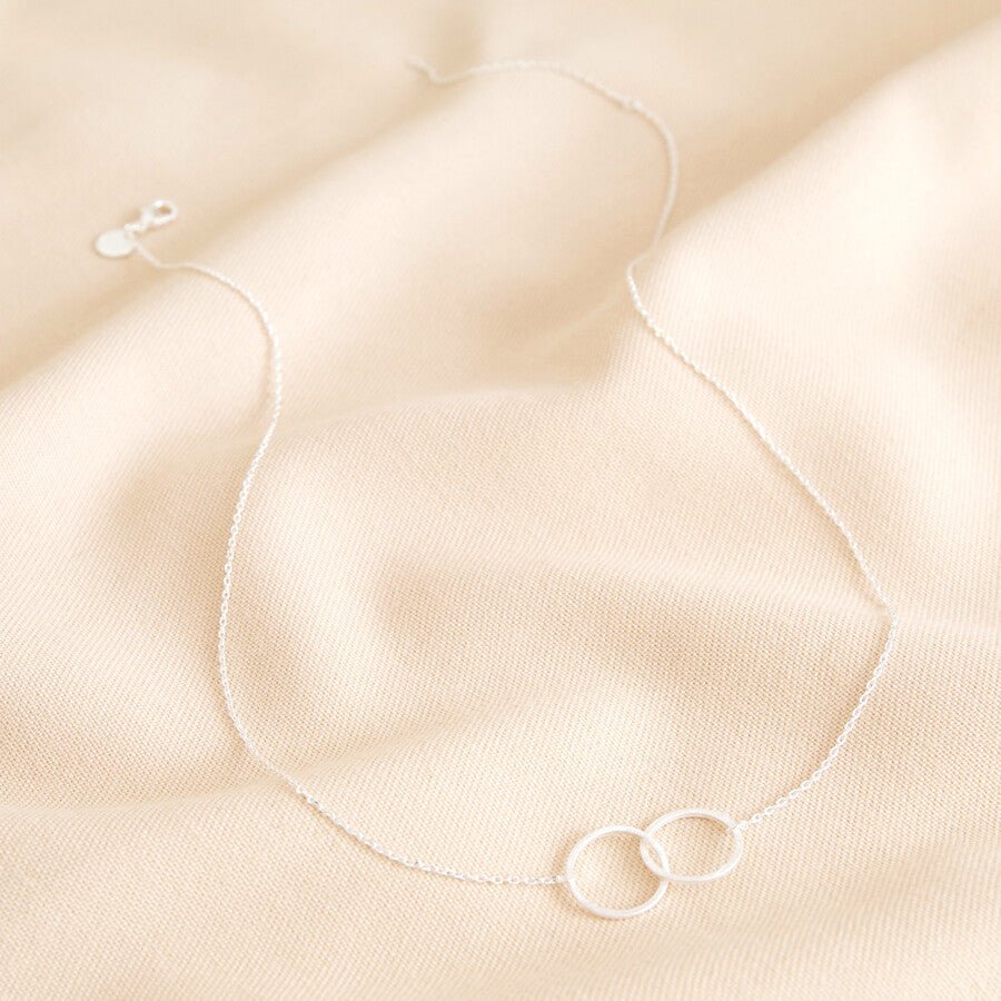 Brushed Interlocking Hoop Necklace - 50638 - Uneeka