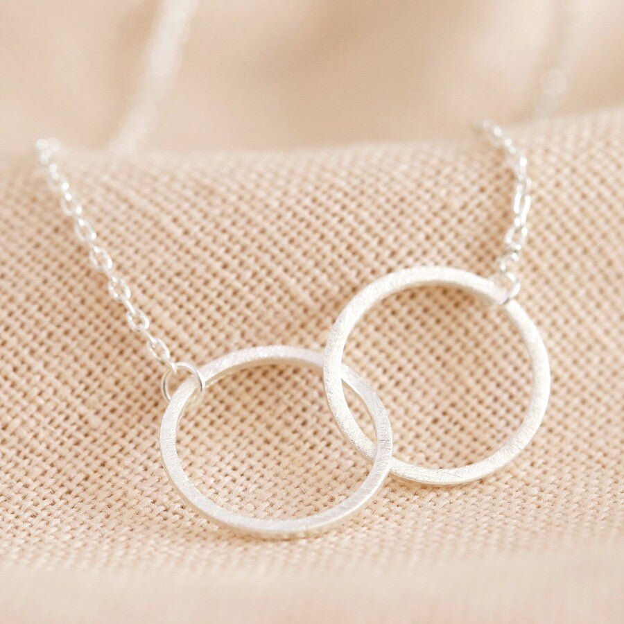 Brushed Interlocking Hoop Necklace - 50638 - Uneeka