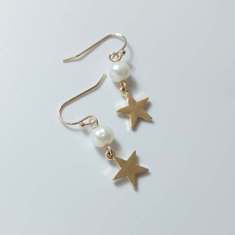 Brushed Star With Natural Pearl Drop Earrings - CE - 19219 - 2 - GD - Uneeka
