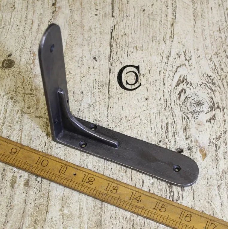 Cast Antique Iron Sheffield Shelf Bracket - 49.078B.AI.225 - Uneeka