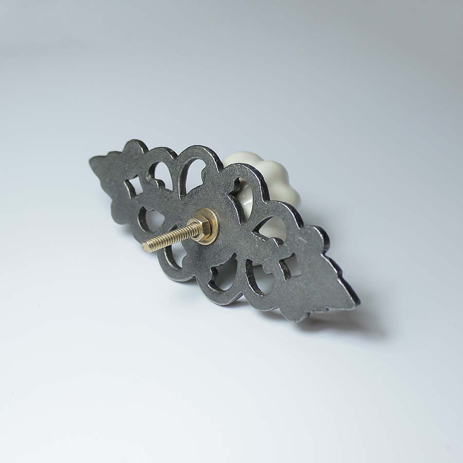 Ceramic Off White Knob with Filigree Backplate - 49.089OW.AI.50 - Uneeka