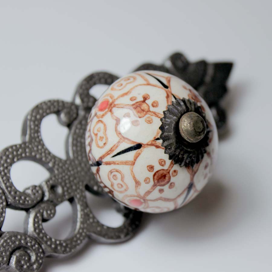 Ceramic Patterned Knob With Filigree Backplate - 49.089E.AI.50 - Uneeka