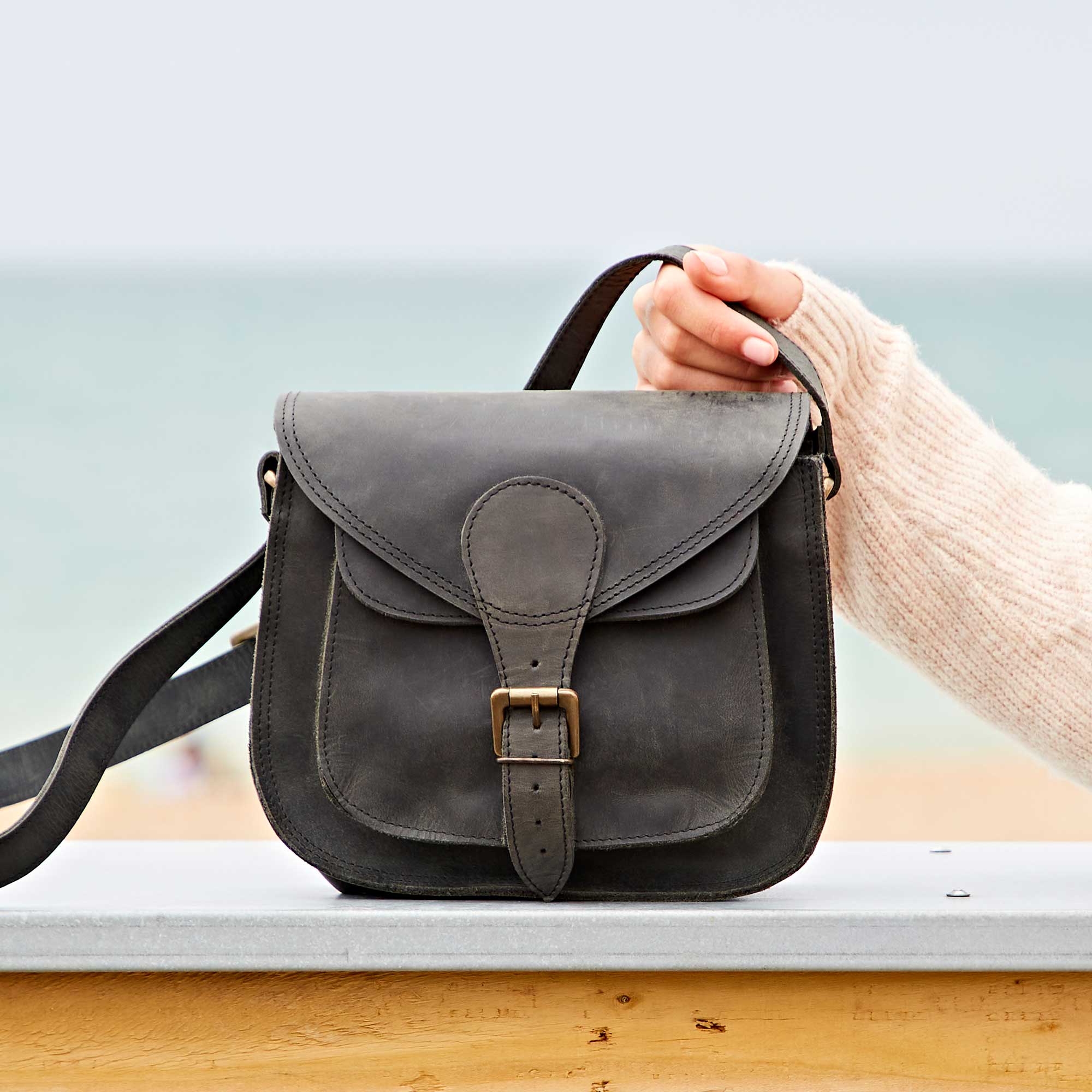 Curved Leather Saddle Bag - LLSB2B - BK - Uneeka