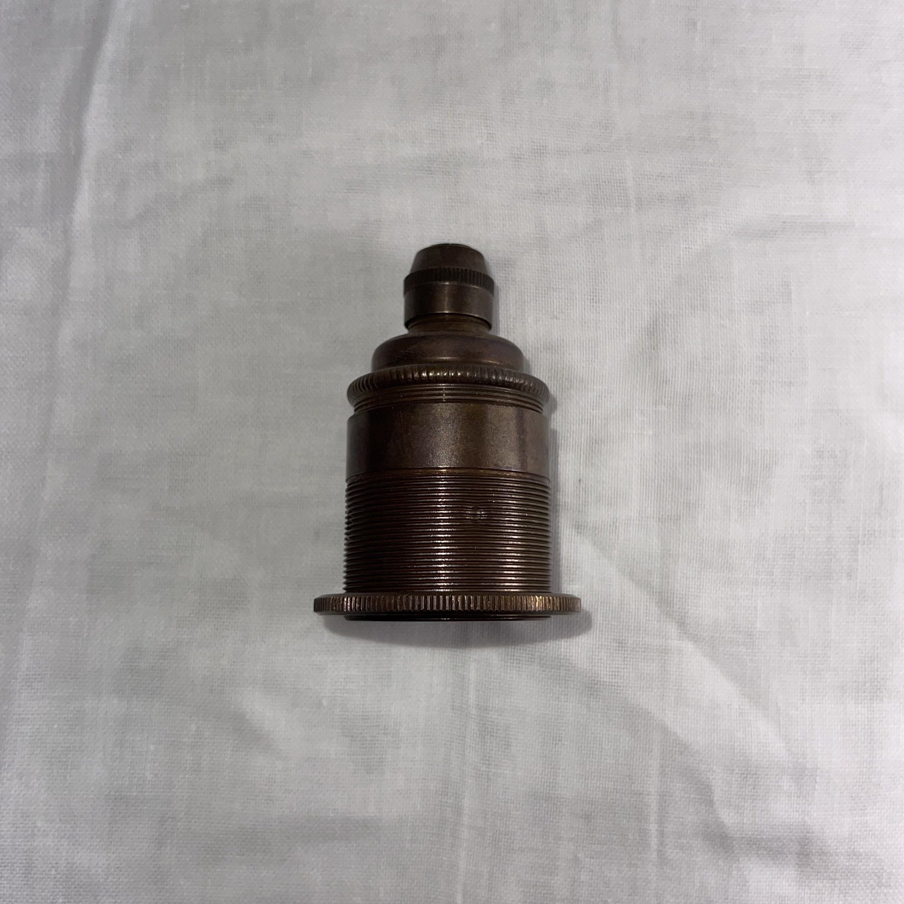 E27 Lamp Holder With Shade Ring - 7600ETH - Uneeka