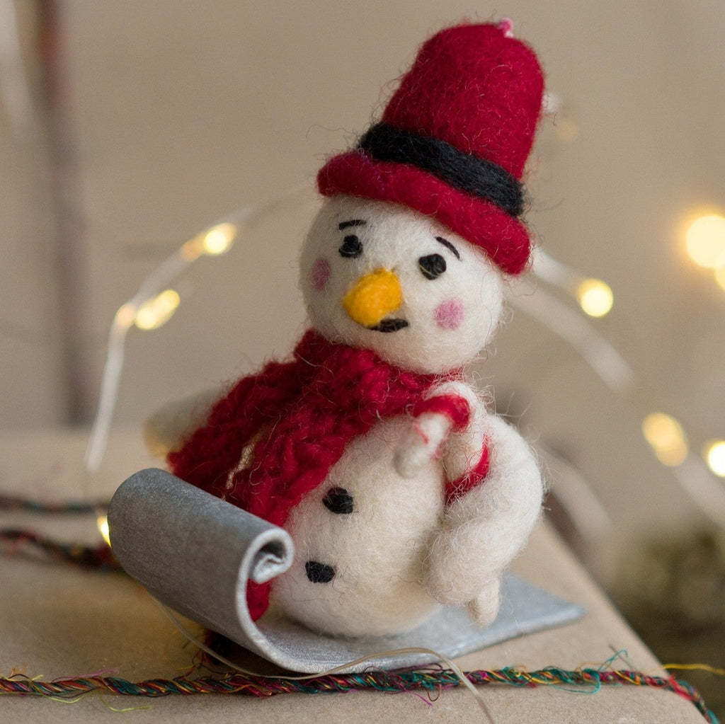 Felt Simon the Snowman on Sledge - XM434 - Uneeka