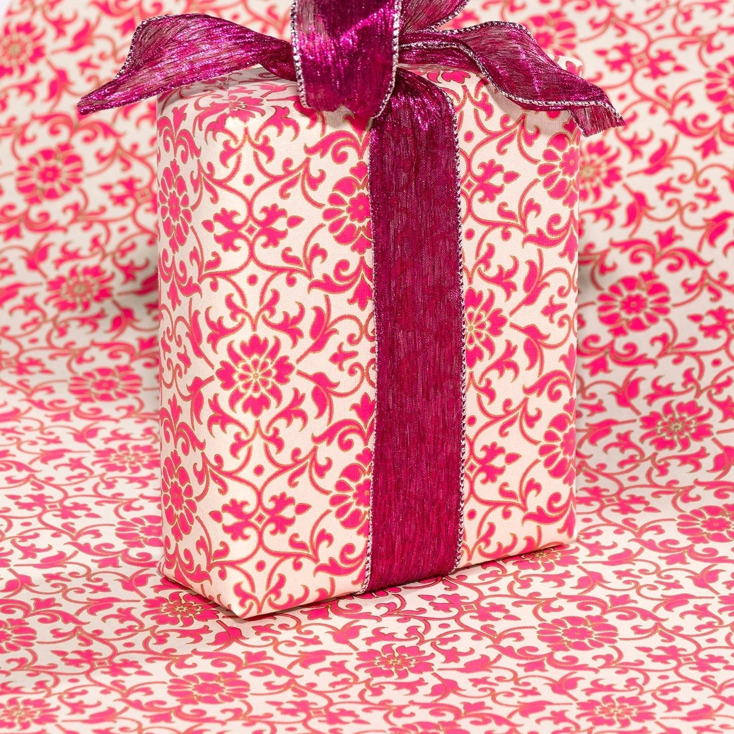 Florentine Gift Wrap - GW4010 - PINK - Uneeka