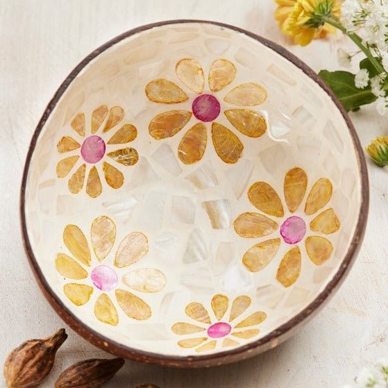 Flower Pattern Coconut Shell Trinket Dish - BW14 - Uneeka