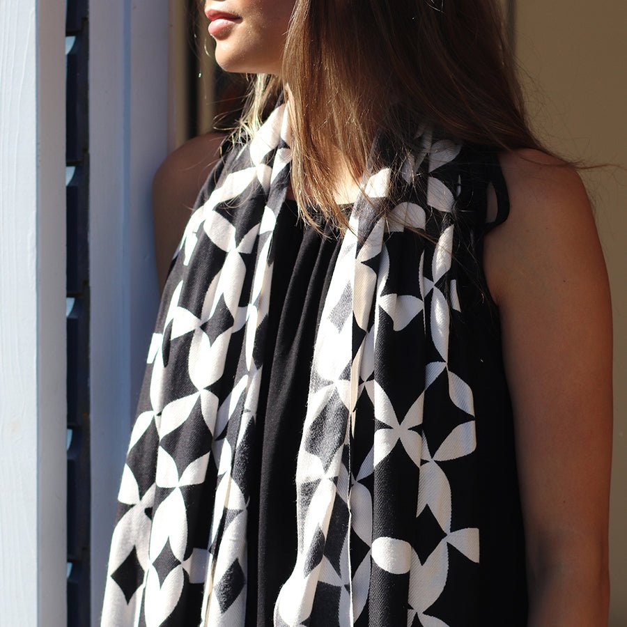 Geometric Print Bamboo Scarf - 52898 - Uneeka