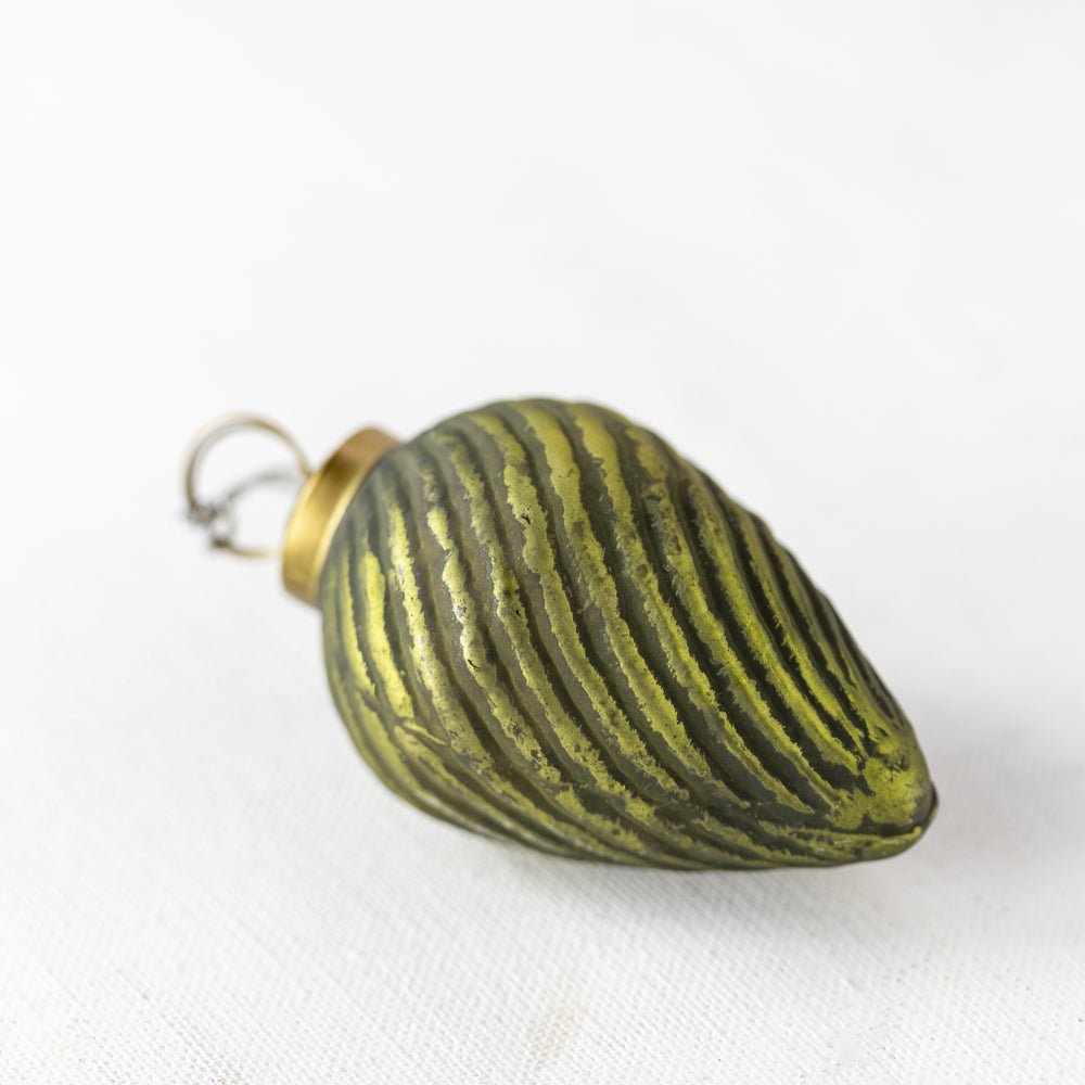 Green Swirl Teardrop Bauble - MK22372 - Uneeka