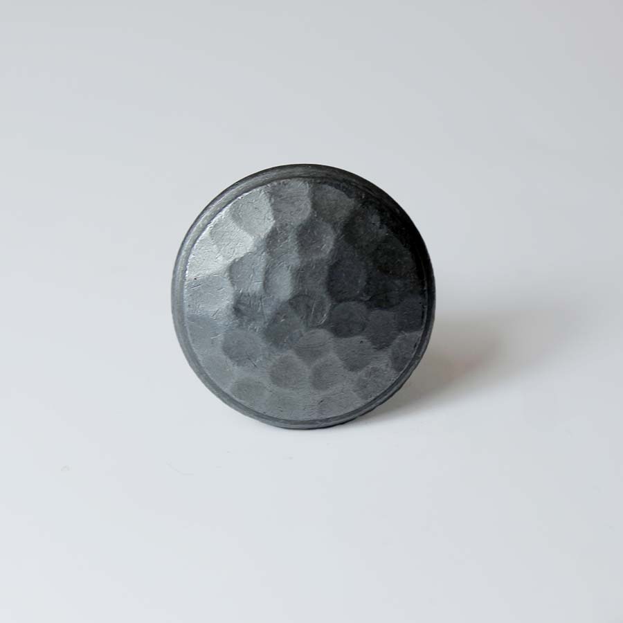 Hammered Top Cast Waxed Antique Iron Knob - 70.086D.AI.38 - Uneeka