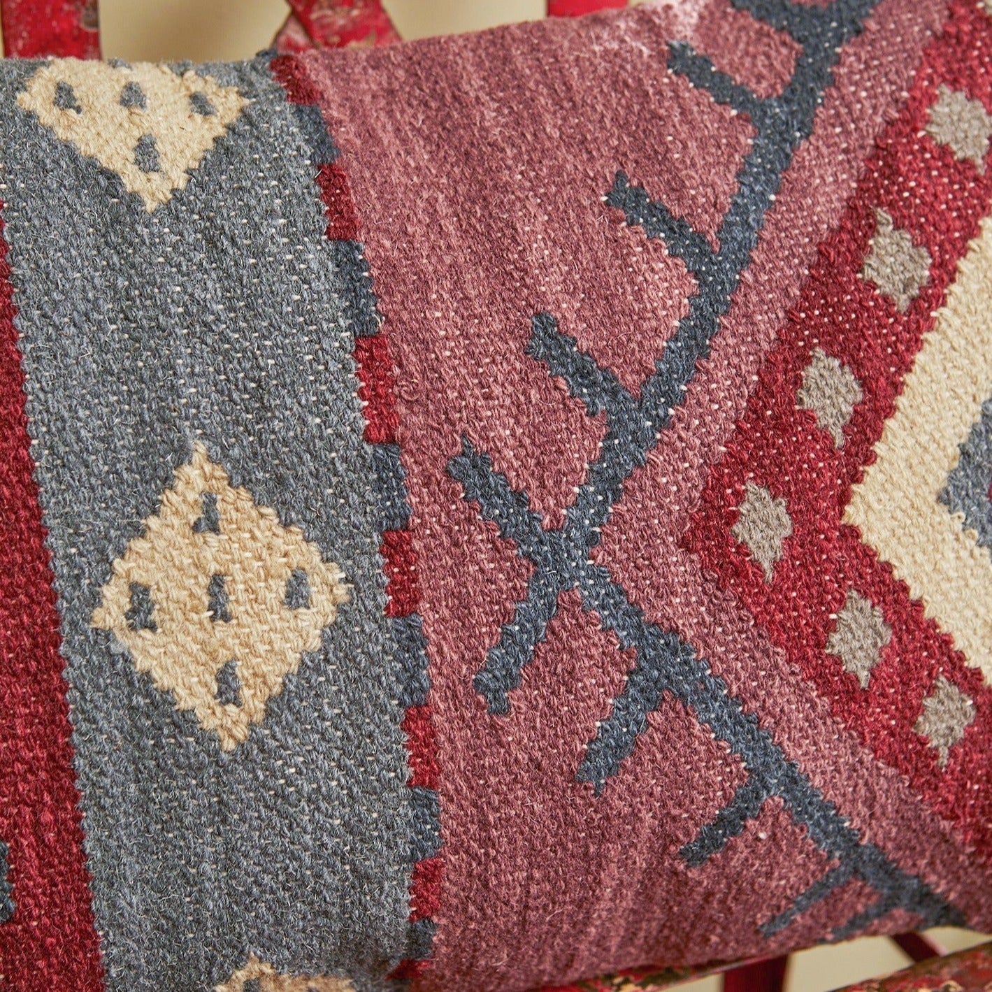 Izmir Hand Woven Wool & Cotton Kilim Cushion - CC525 - Uneeka