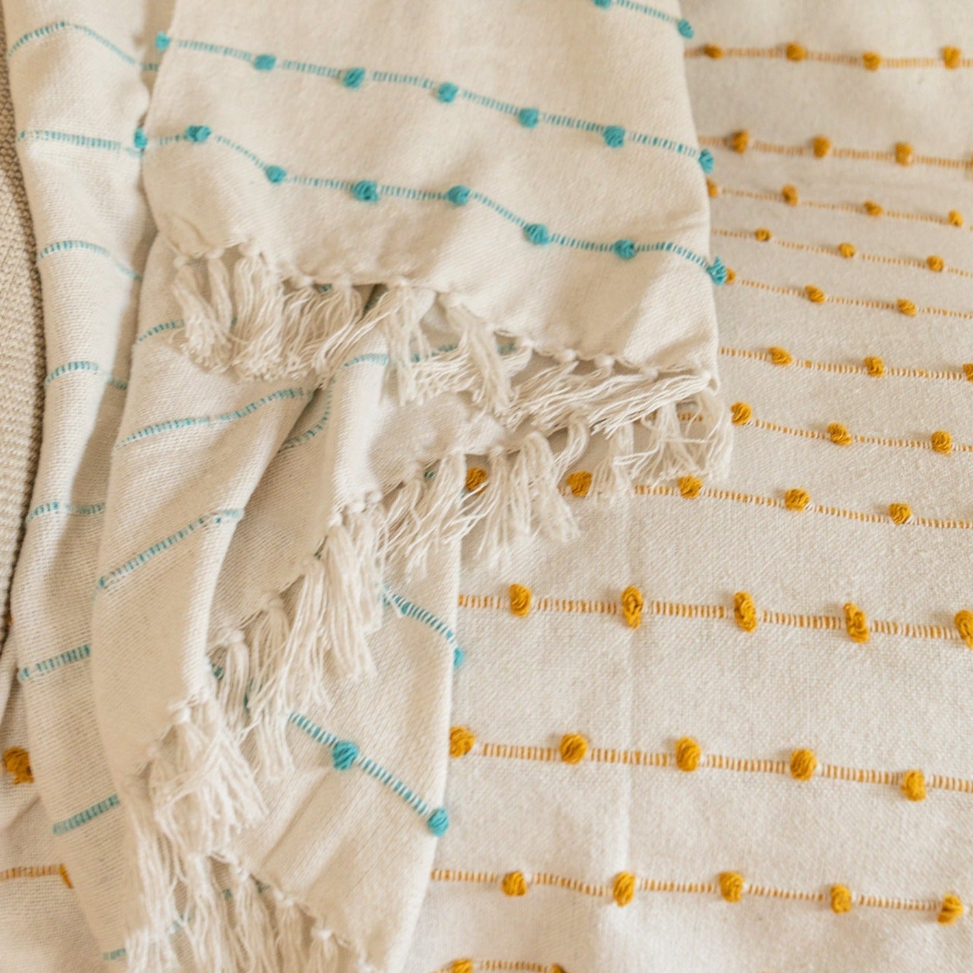 Handloom Loop Thread Throw with Tassels | Recycled Cotton | Uneeka