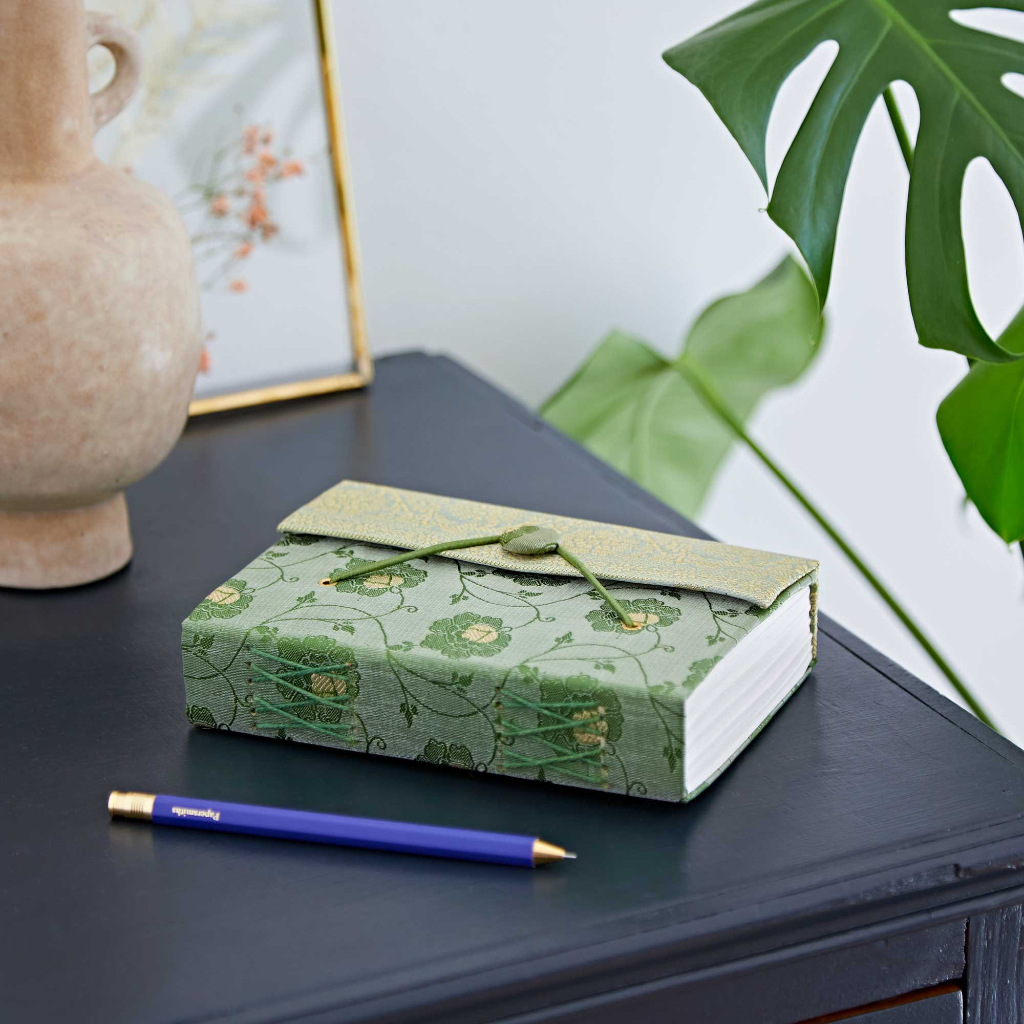 Medium Sari Journal - SNB3 - GR - Uneeka