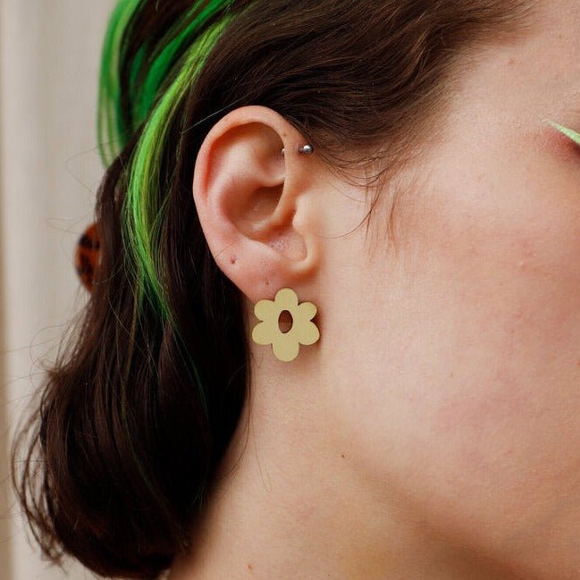 Mini Abstract Flower Brass Studs* - LE221201S - Uneeka