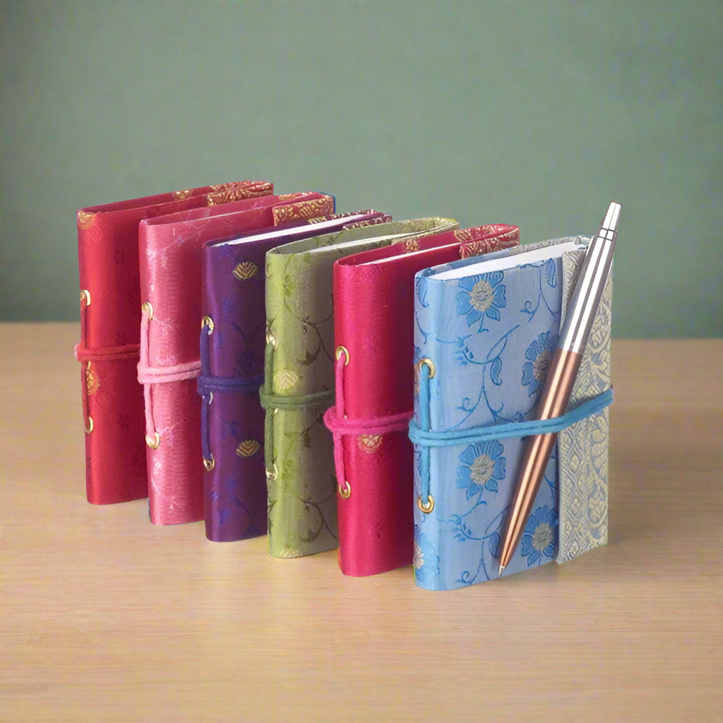 Mini Sari Notebooks - SNB7 - RD - Uneeka