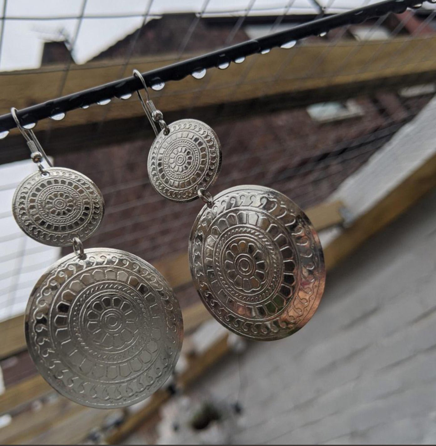 Patterned Silver Circle Earrings - TAR17007 - Uneeka