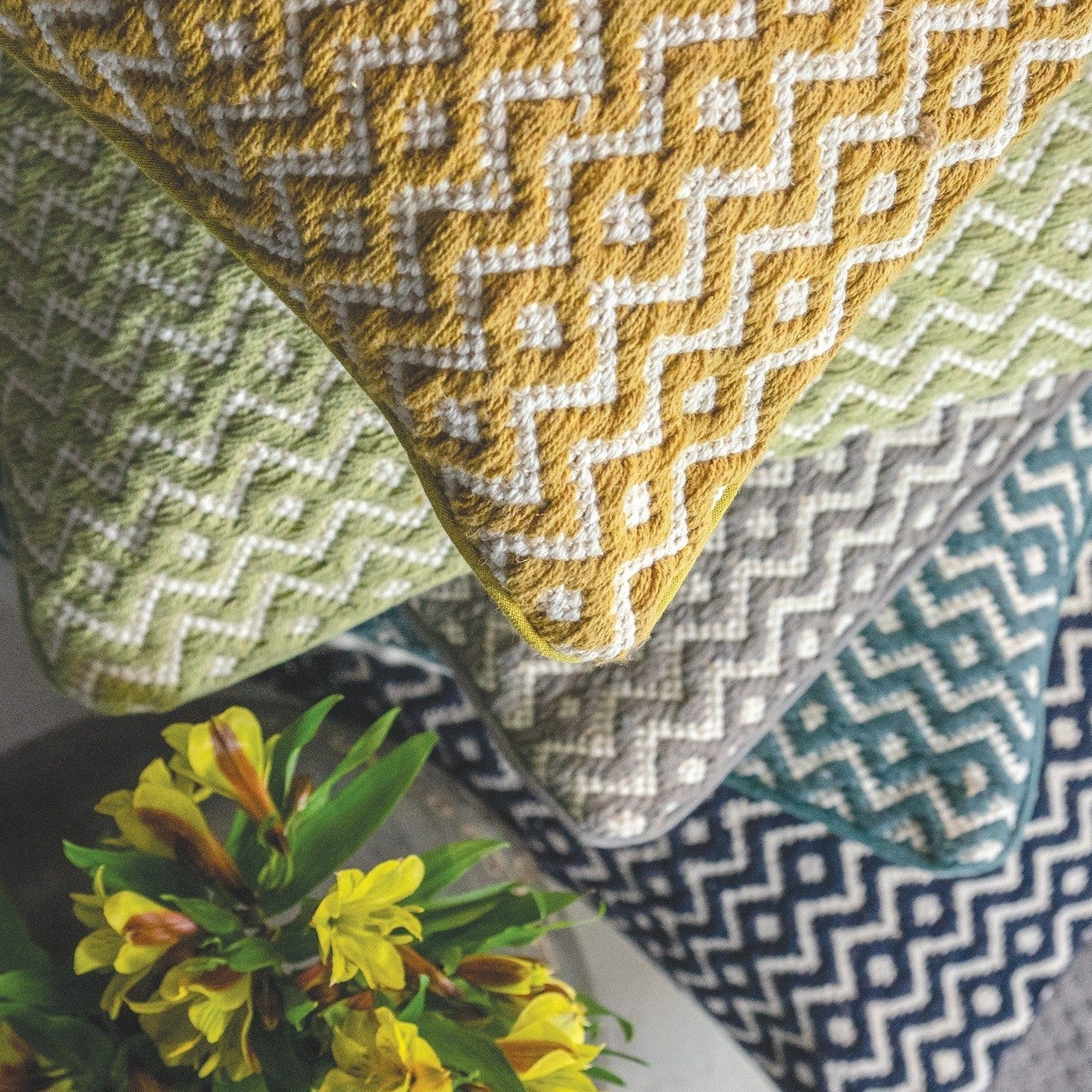 Recycled Cotton & Jute Diamond Pattern Cushion - CC305BBL - Uneeka