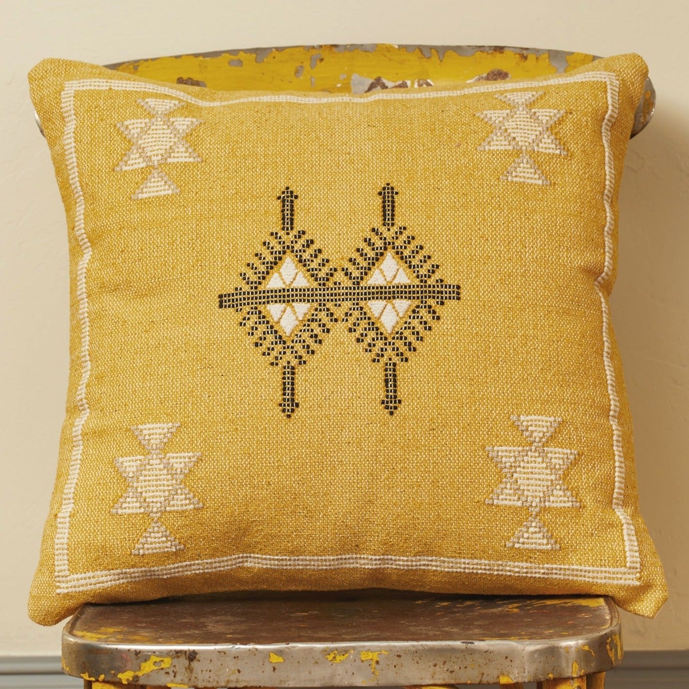 Sahlah Embroidered Cushion - CC316OG - Uneeka