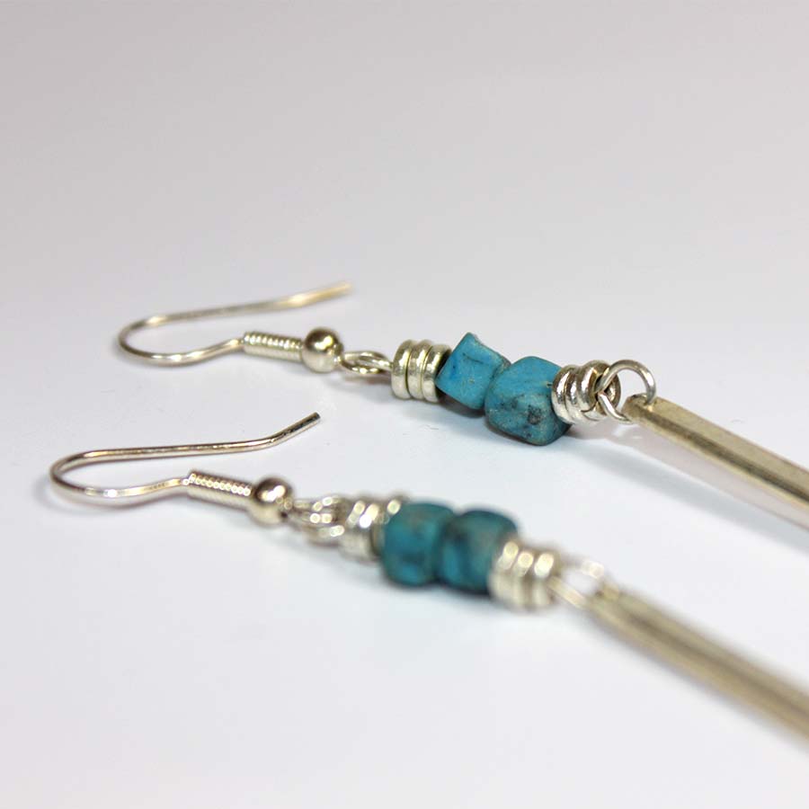 Silver Plated Single Petal Earrings With Turquoise Chips - JEMS39 - Uneeka