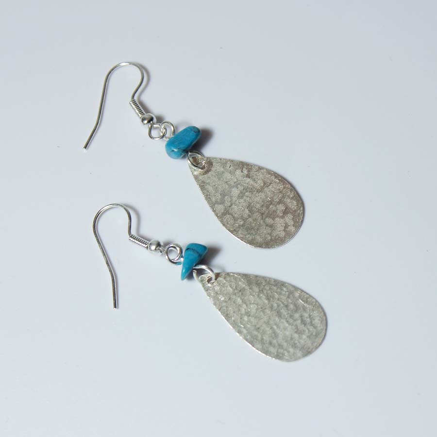 Silver Plated Small Oval & Turquoise Chip Earrings - JEMS57 - Uneeka