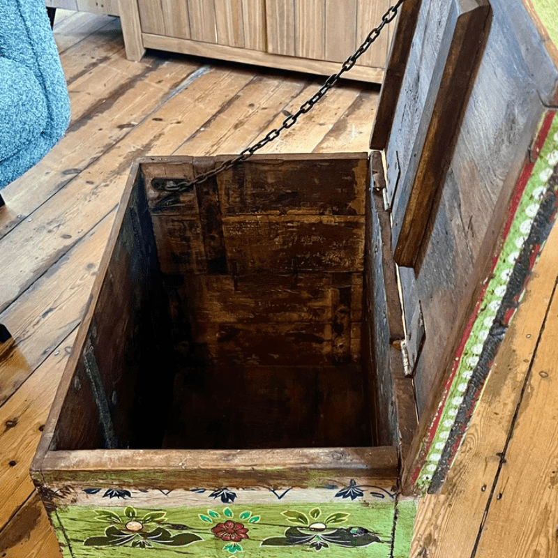 Small Old Indian Wooden Trunk With Metal Detail - painted chest 325 - Uneeka