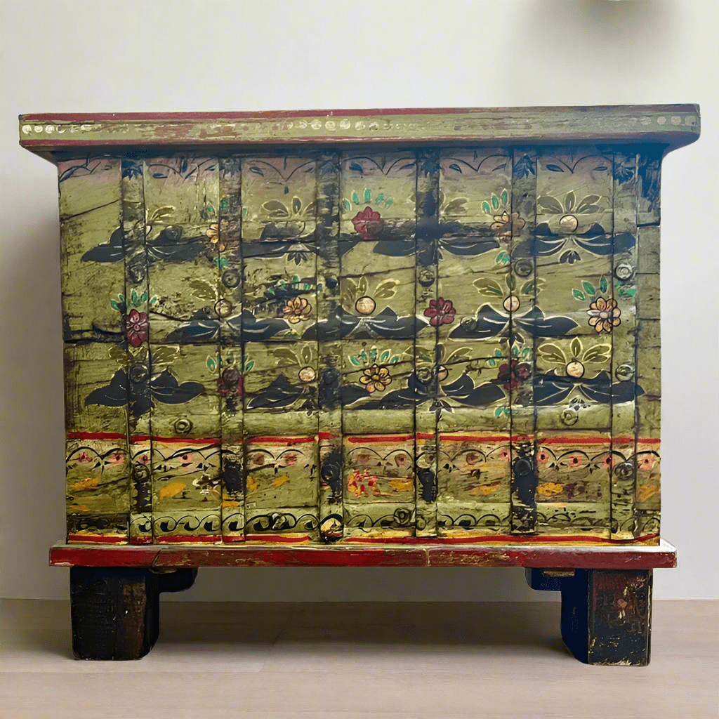 Small Old Indian Wooden Trunk With Metal Detail - painted chest 325 - Uneeka