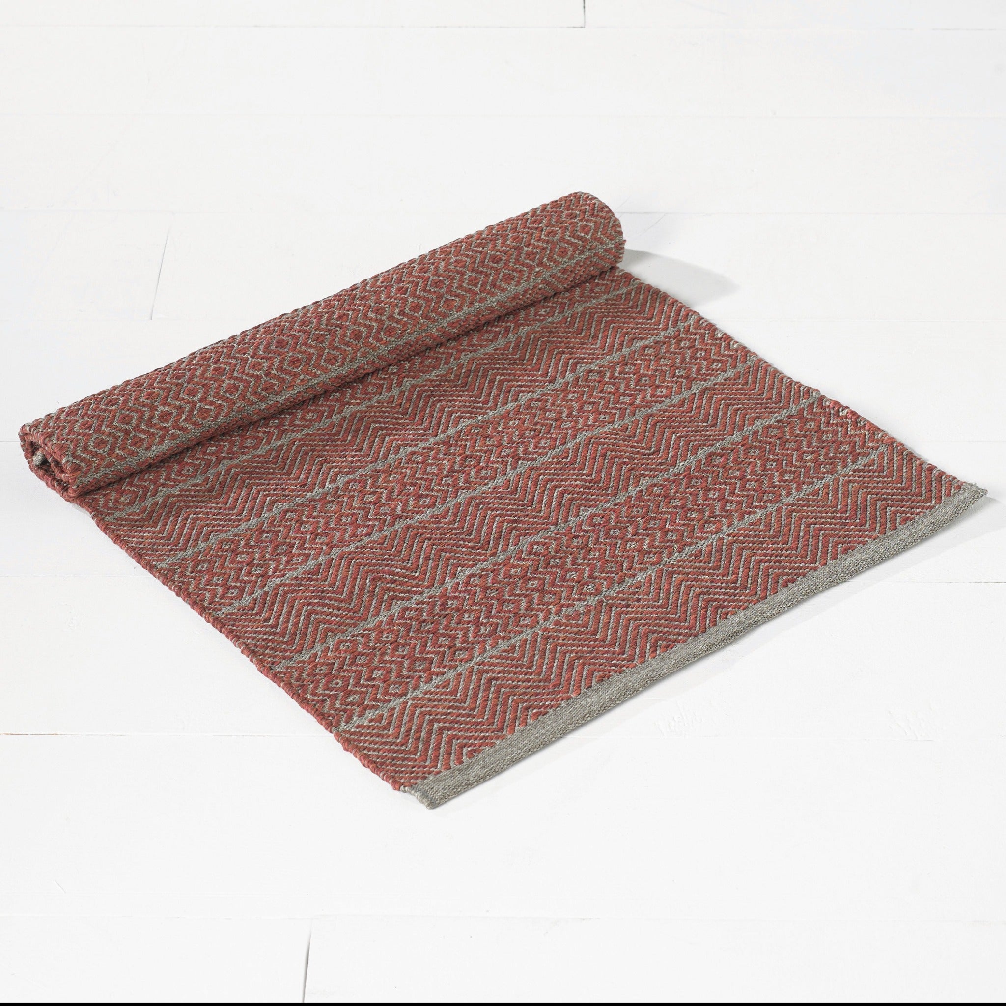 Geometric Brick Red Indoor/Outdoor Rug - PPTRUGX - Uneeka