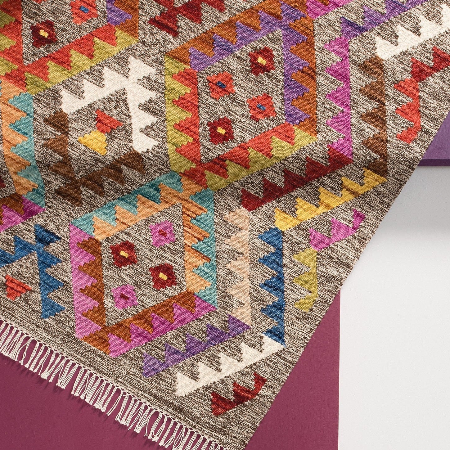 Zagged Diamond Handloom Kilim Rug - R10524 - Uneeka