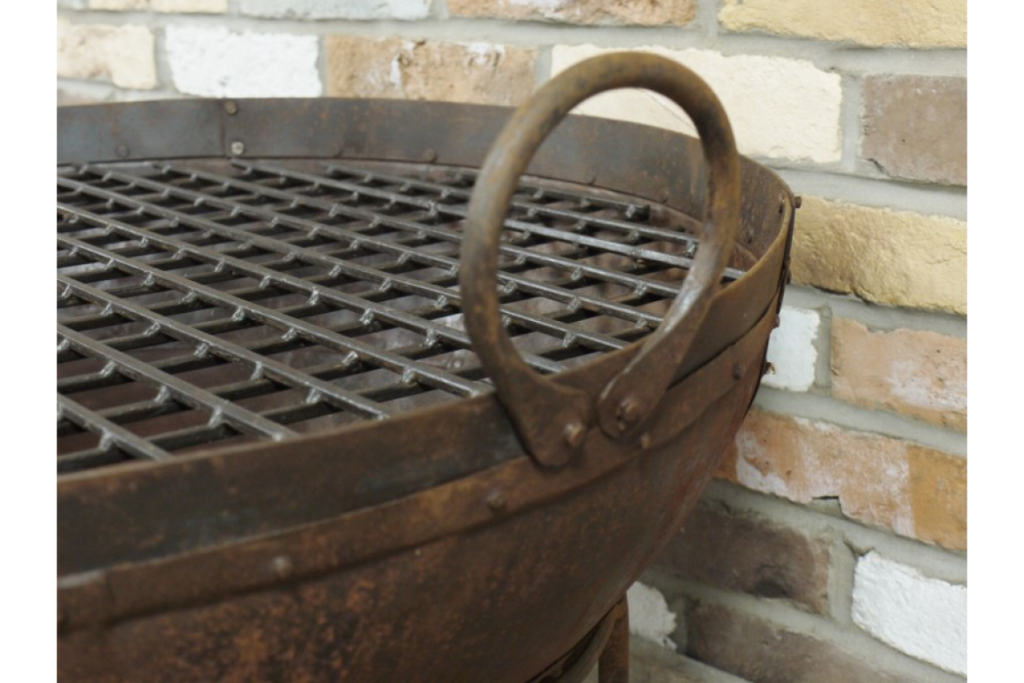 Kadai Fire Pit With Grill close up