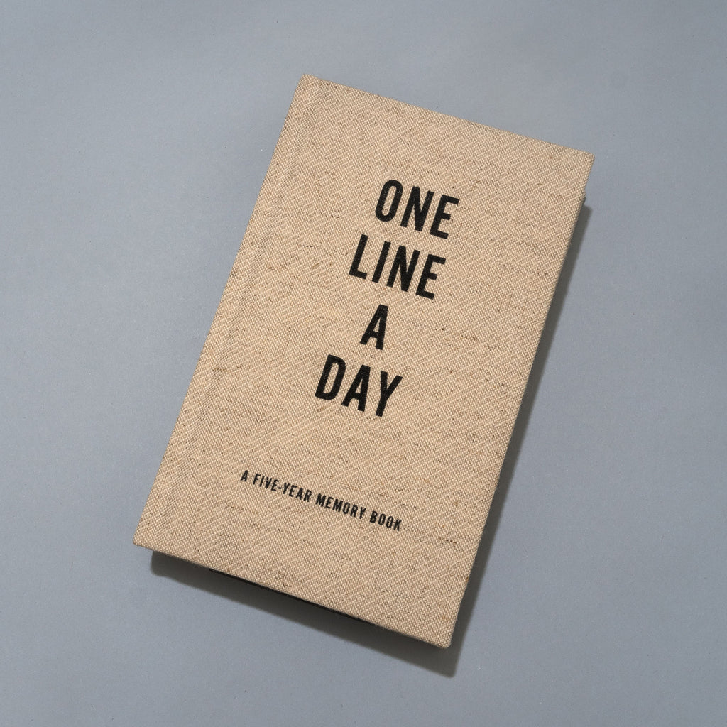 One Line a Day: A Five Year Memory Canvas Book
